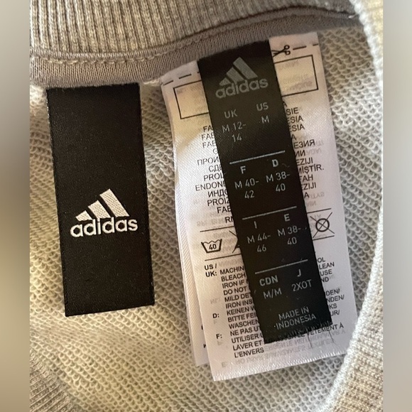 Adidas split sides logo pullover for gym workouts - Picture 4 of 5